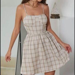 Plaid cami dress. Color: beige.